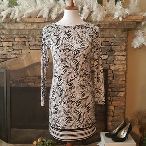 🆕Black & White Long-Sleeve Floral Print Dress